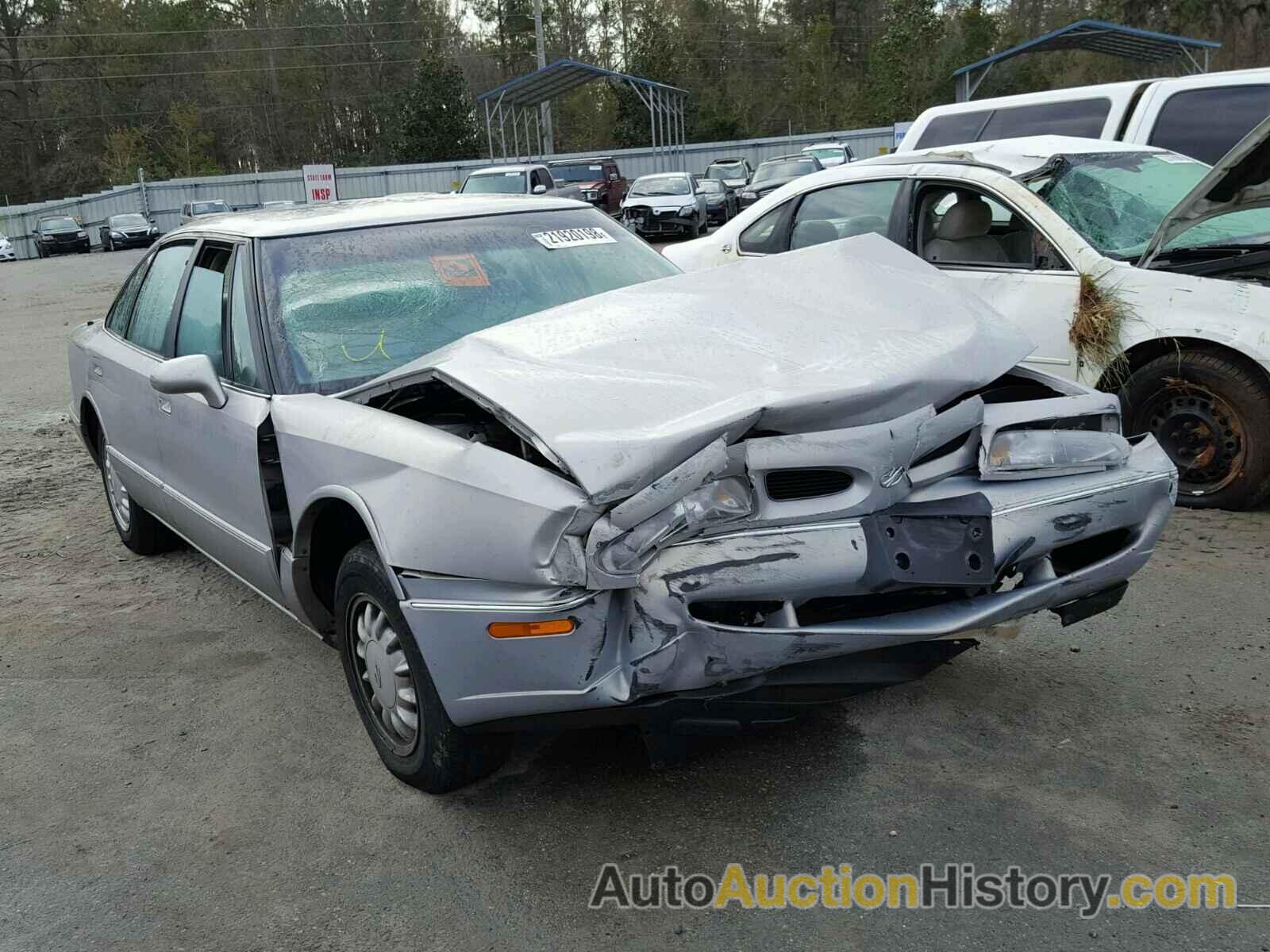 1998 OLDSMOBILE 88 BASE, 1G3HN52K1W4838295