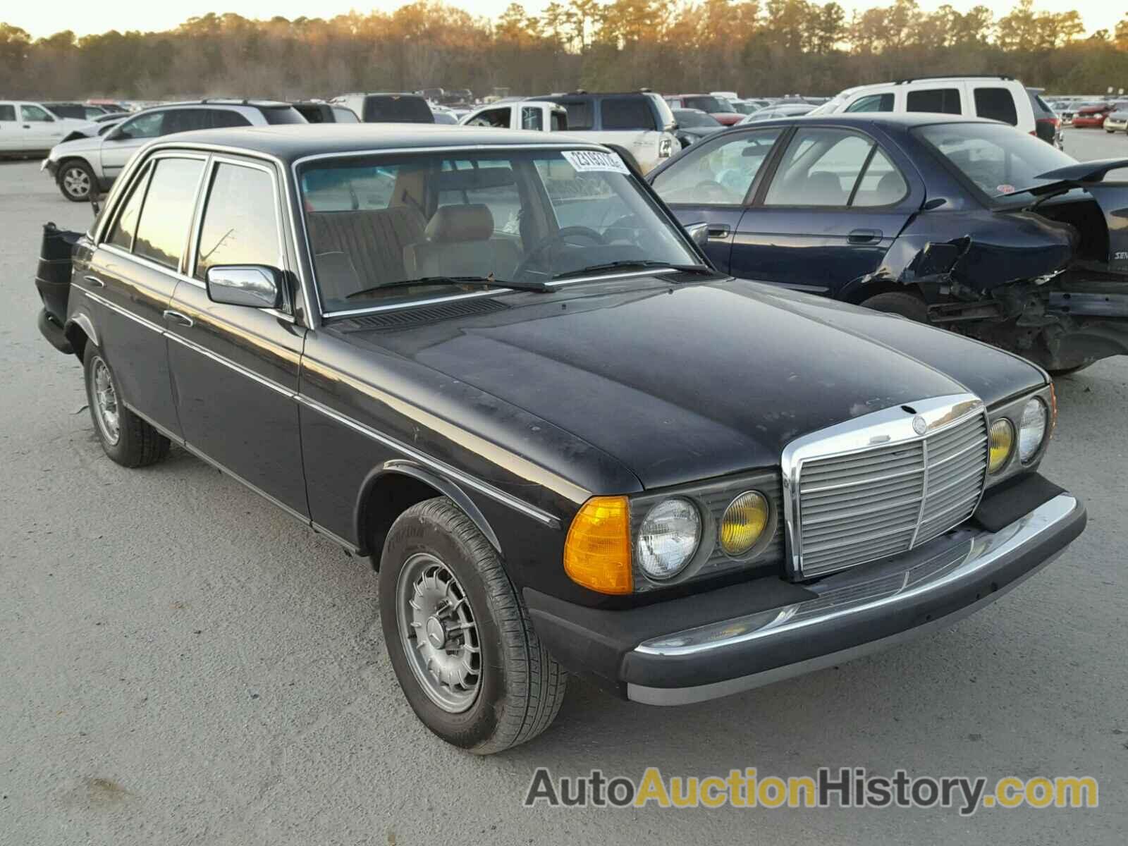 1984 MERCEDES-BENZ 300 DT, WDBAB33AXEA124488