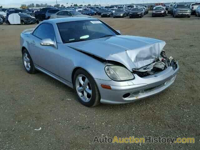 2001 MERCEDES-BENZ SLK320, WDBKK65F71F209476