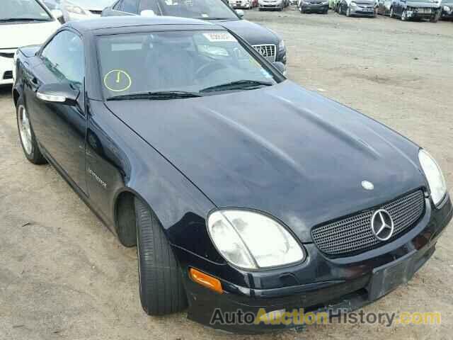 2001 MERCEDES-BENZ SLK 230, WDBKK49F21F174344