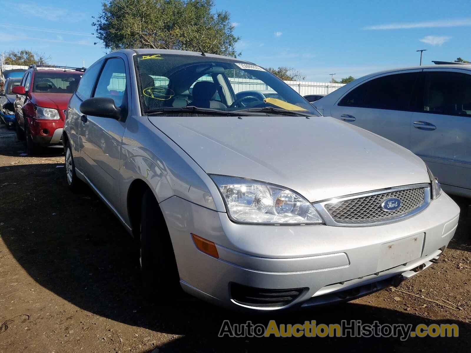 2005 FORD FOCUS ZX3 ZX3, 3FAFP31N25R141103