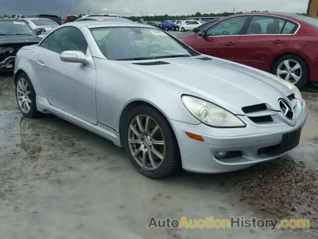 2005 MERCEDES-BENZ SLK350, WDBWK56F65F049901