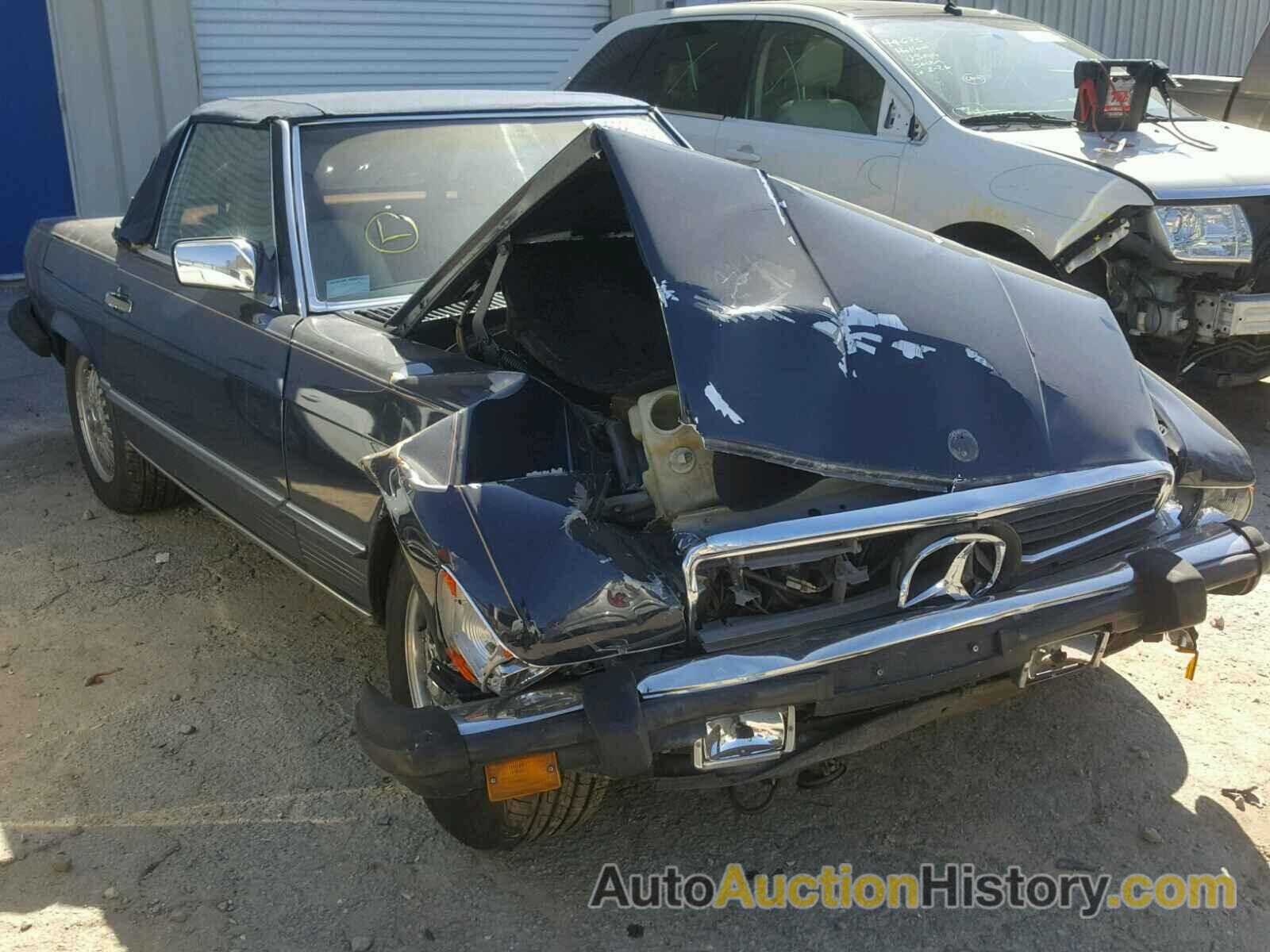 1988 MERCEDES-BENZ 560 SL, WDBBA48D5JA084606