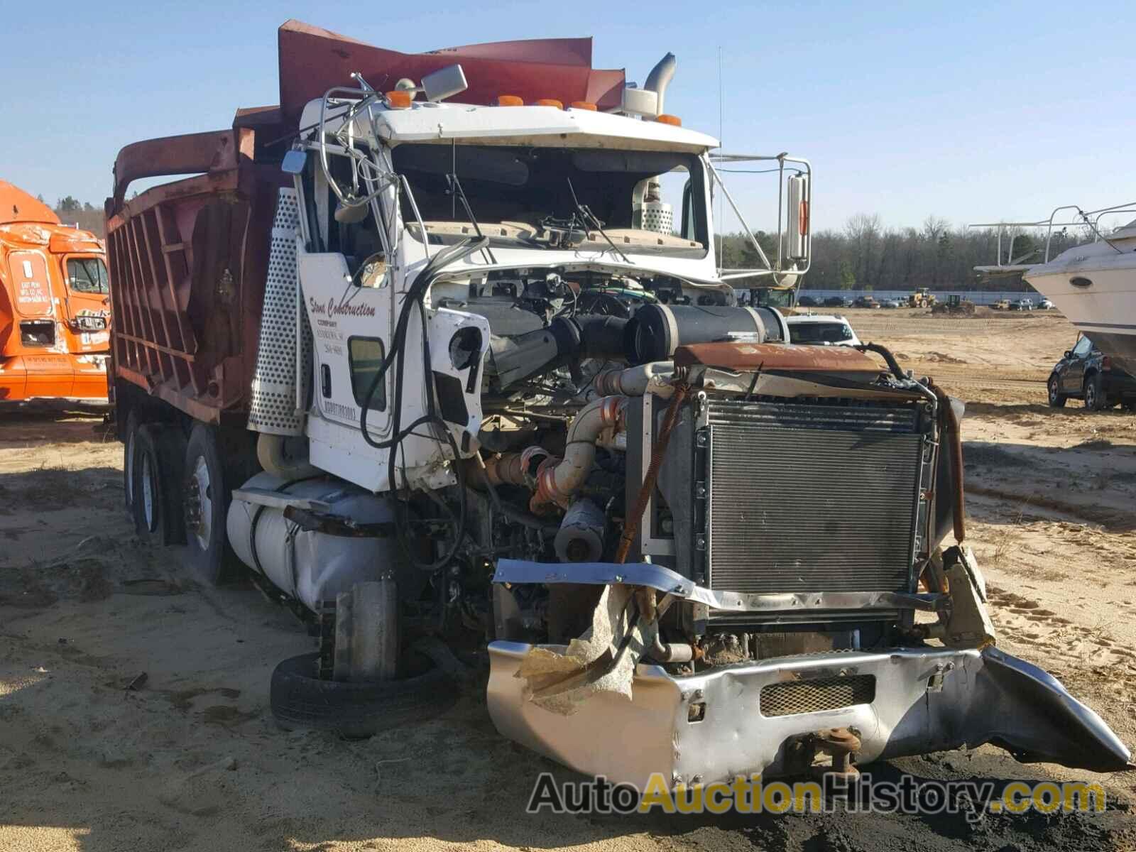 2004 KENWORTH CONSTRUCTION T800, 1NKDLT0X14J052646