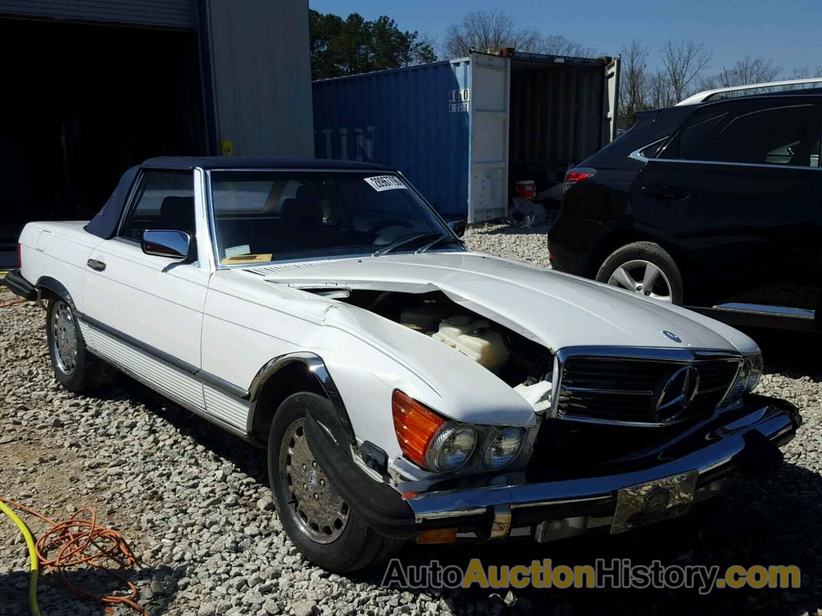 1988 MERCEDES-BENZ 560 SL, WDBBA48D7JA090357