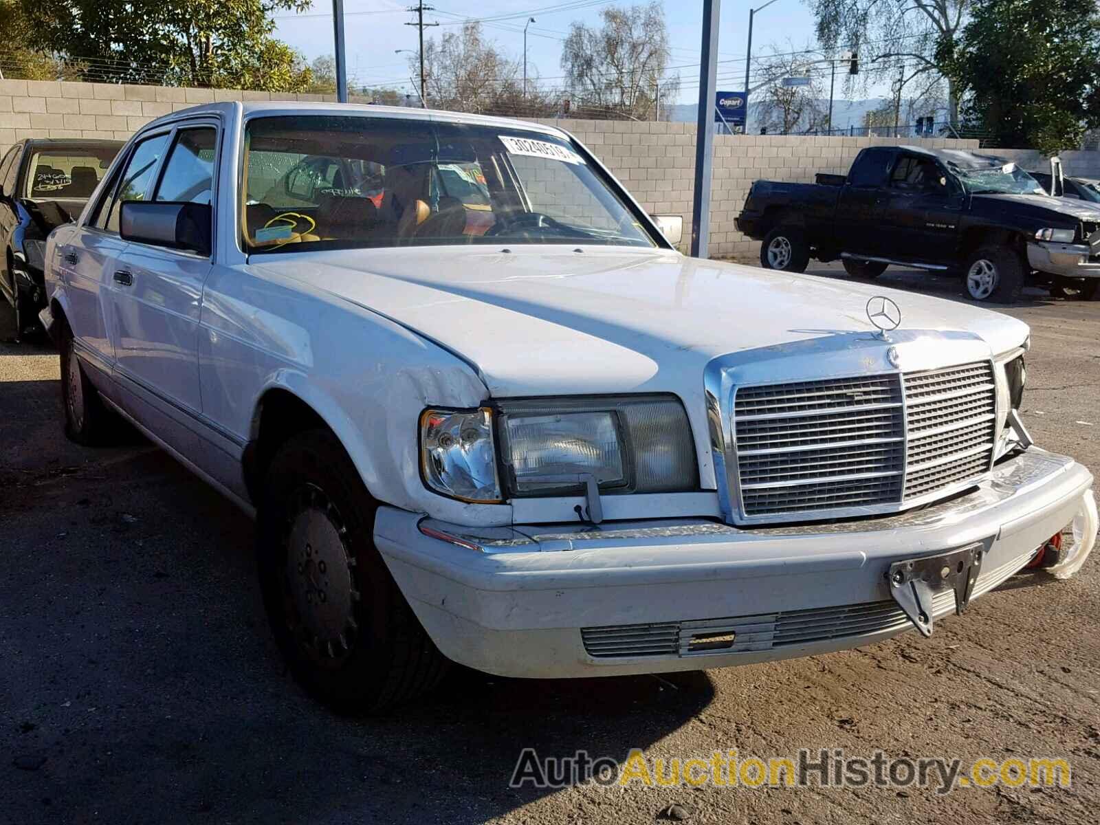 1990 MERCEDES-BENZ 300 SE, WDBCA24D8LA552930