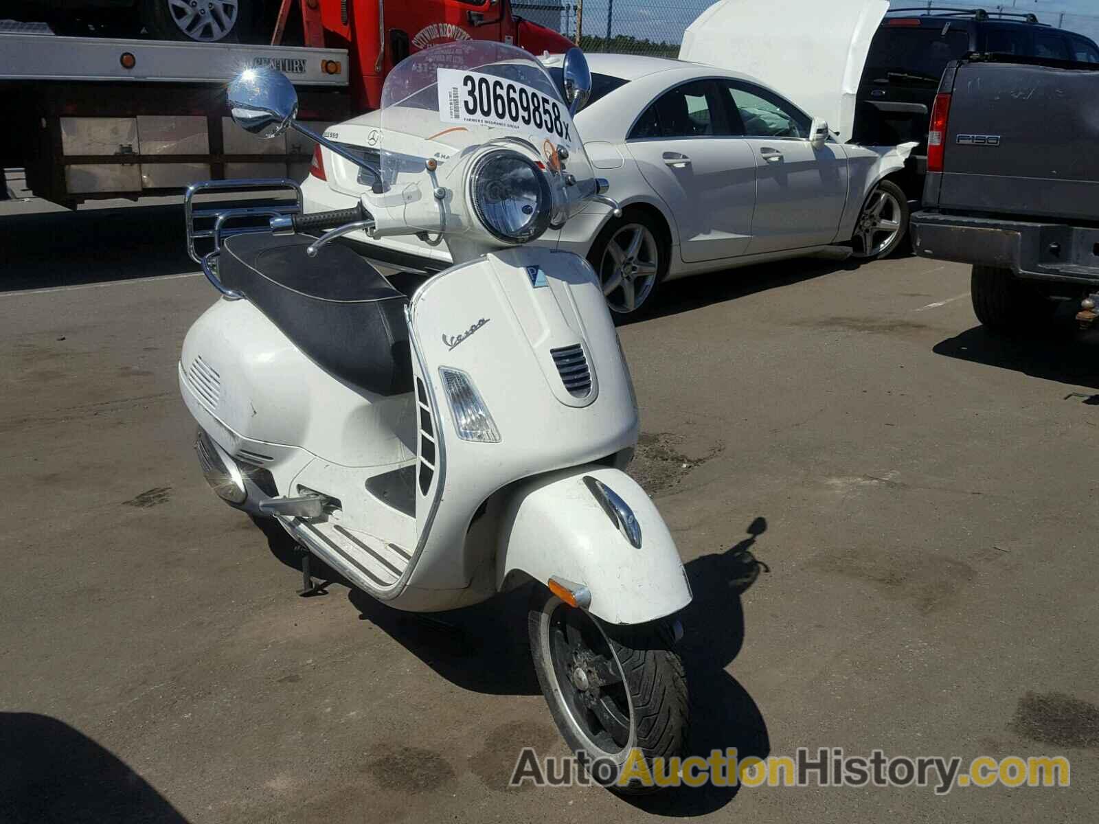 2012 VESPA GTS 300 SUPER, ZAPM459L4C5702408