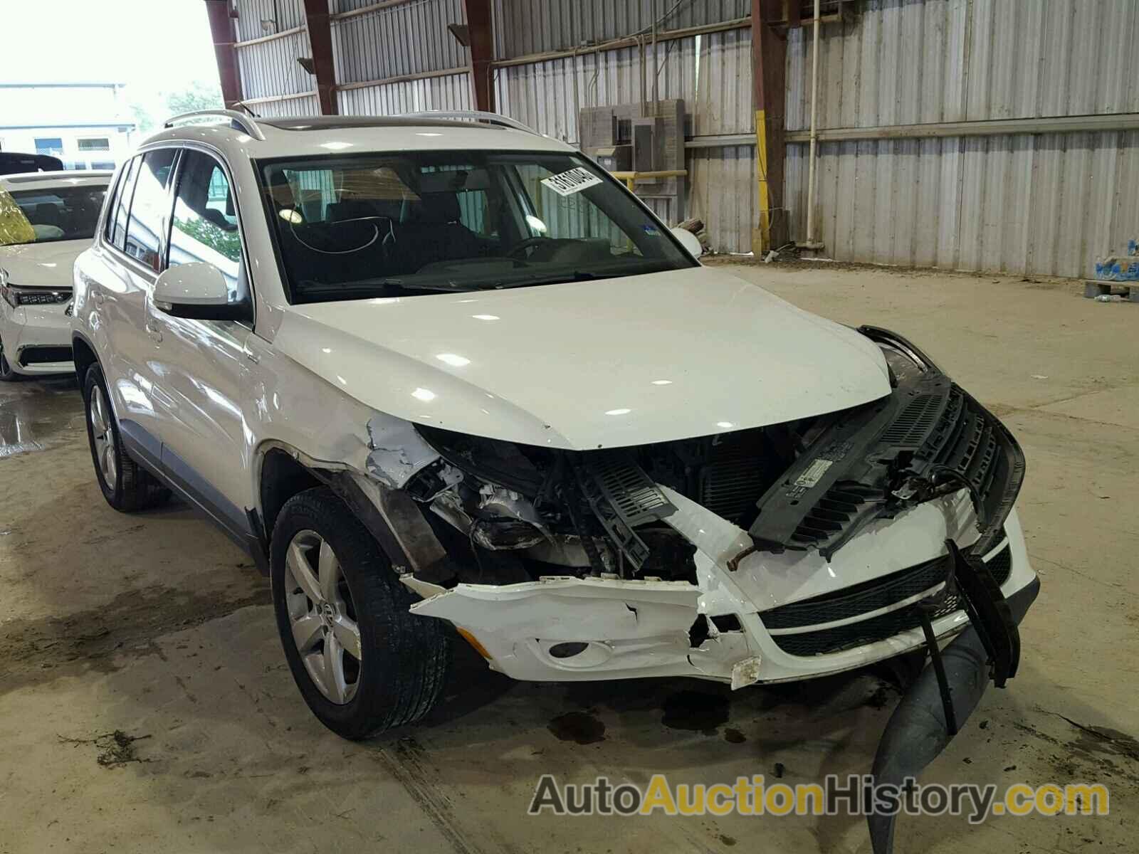 2010 VOLKSWAGEN TIGUAN S, WVGAV7AX0AW521434