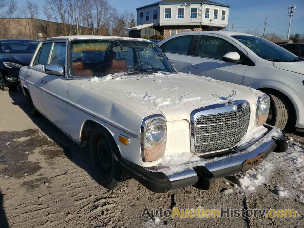 1975 MERCEDES-BENZ 240-CLASS, 11511710068726