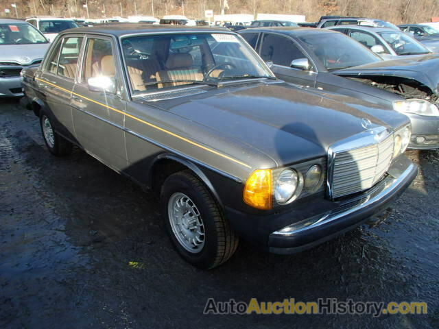 1982 MERCEDES-BENZ 300DT, WDBAB33A9CB004429