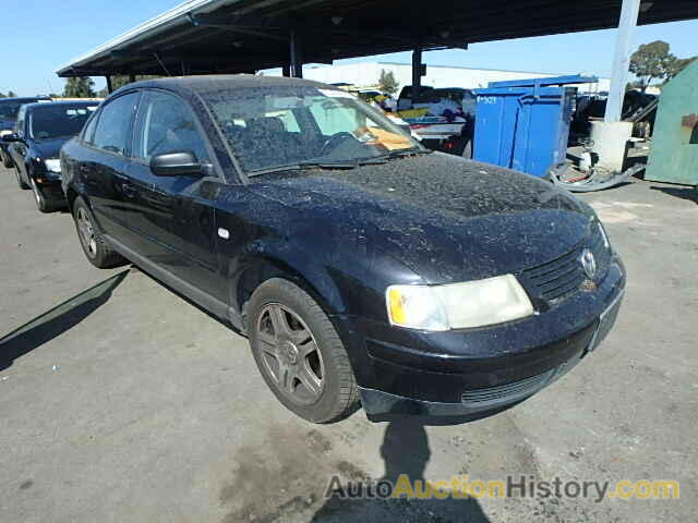 2000 VOLKSWAGEN PASSAT GLX, WVWPD23B5YP430511