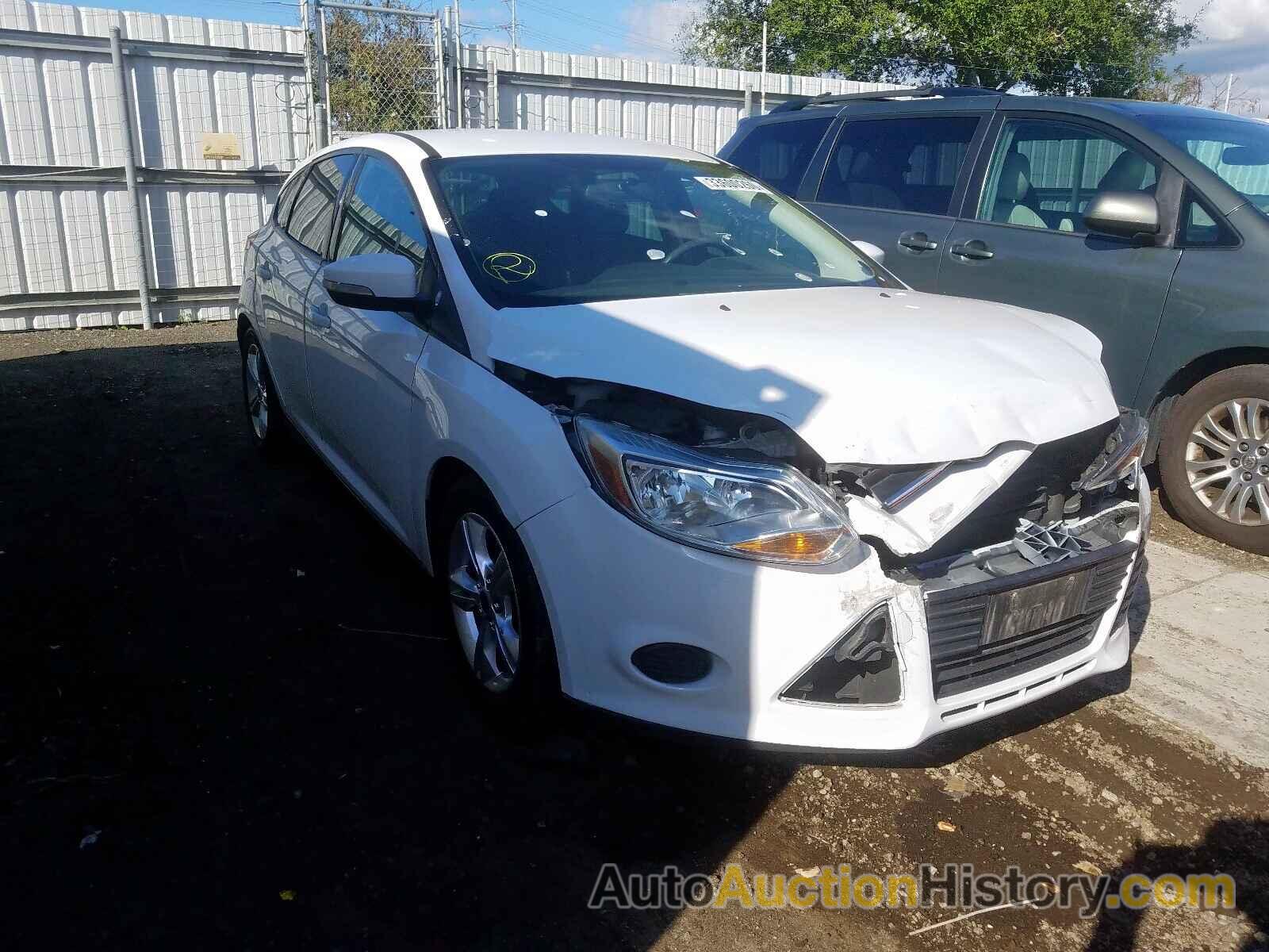 2014 FORD FOCUS SE, 1FADP3K24EL374491