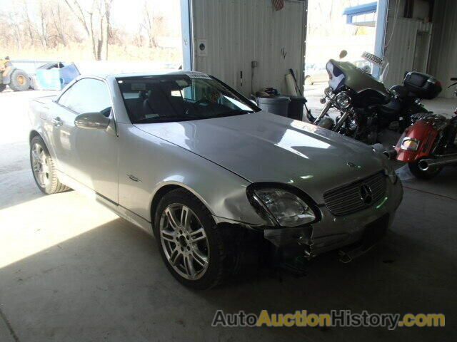 2004 MERCEDES-BENZ SLK320, WDBKK65FX4F301248