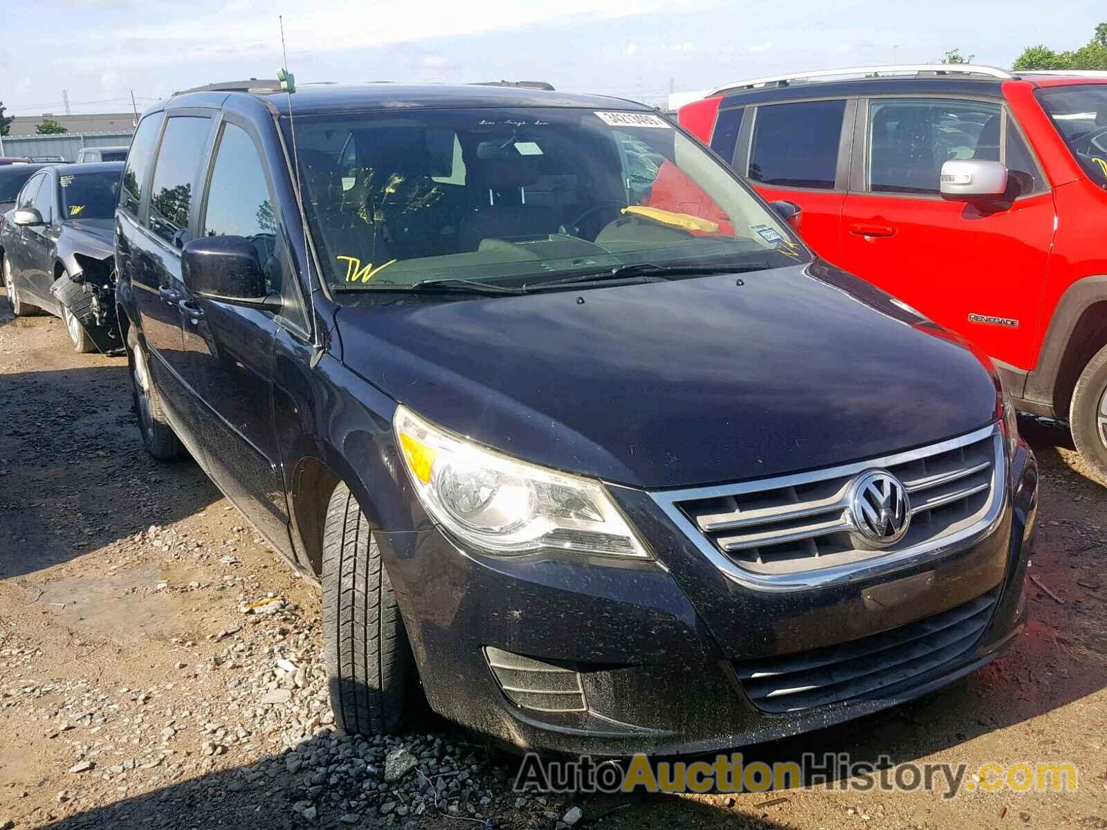 2011 VOLKSWAGEN ROUTAN SE, 2V4RW3DG2BR642748