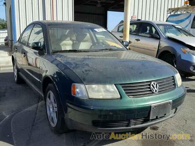 2000 VOLKSWAGEN PASSAT GLX, WVWPD23B5YE180117