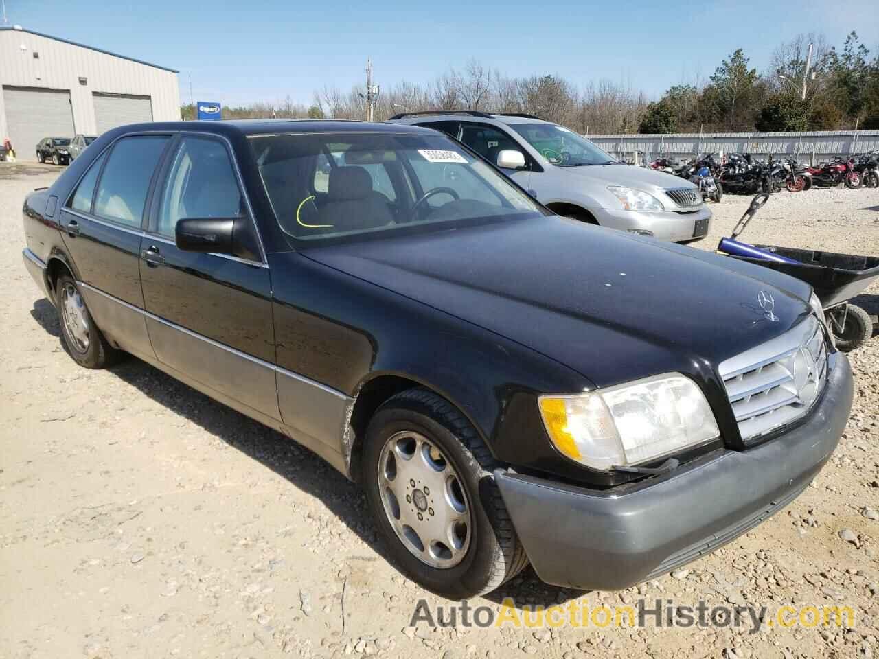 1993 MERCEDES-BENZ 400-CLASS SEL, WDBGA43E2PA142640