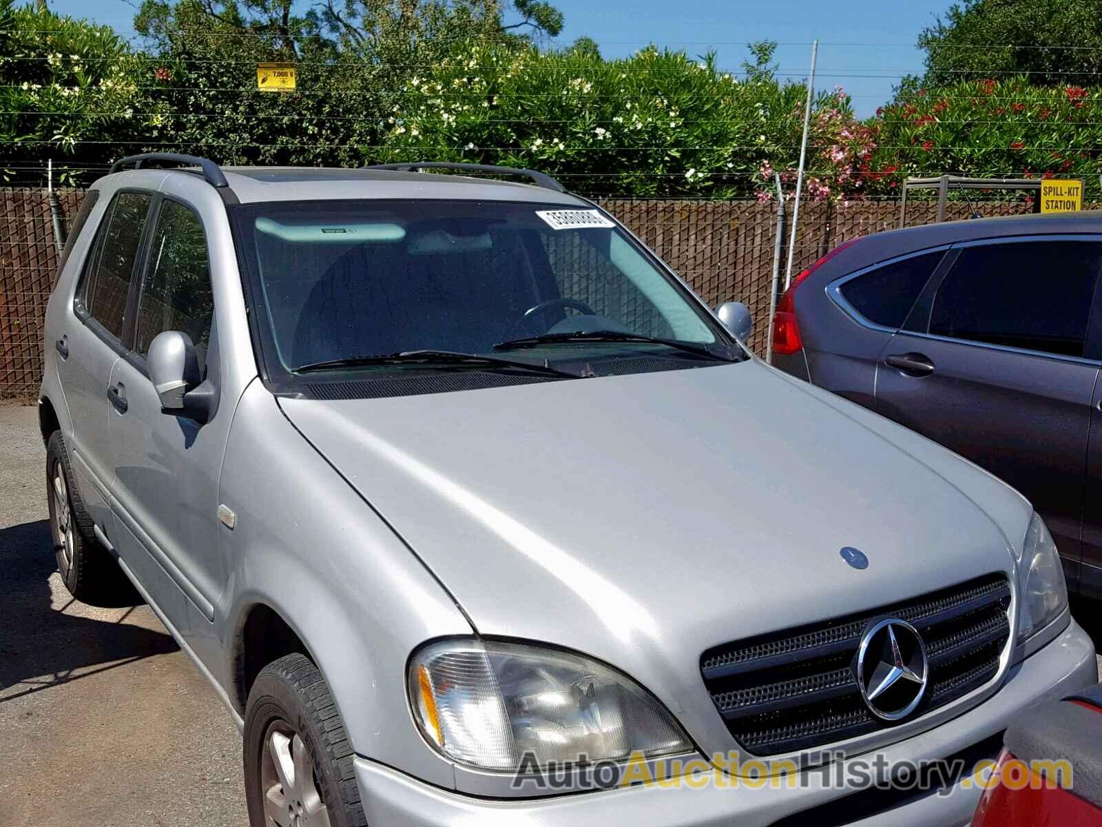 2001 MERCEDES-BENZ ML 430, 4JGAB72E51A222475