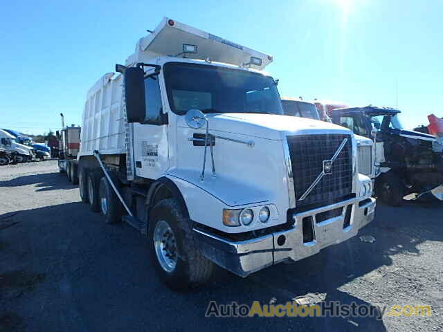 2002 VOLVO VHD, 4V5K99UF92N310915