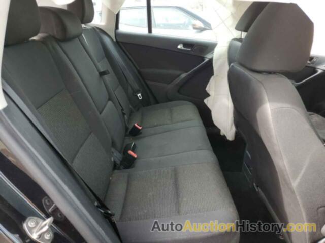 VOLKSWAGEN TIGUAN S, WVGAV7AX2HK049772