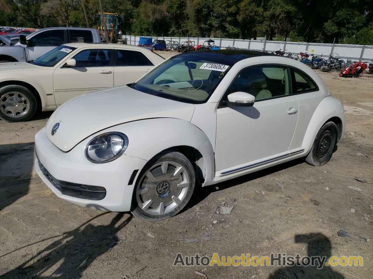 2014 VOLKSWAGEN BEETLE, 3VWJP7AT7EM628124