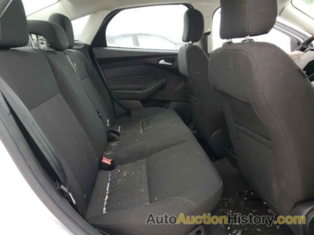 FORD FOCUS SE, 1FADP3F22GL247705