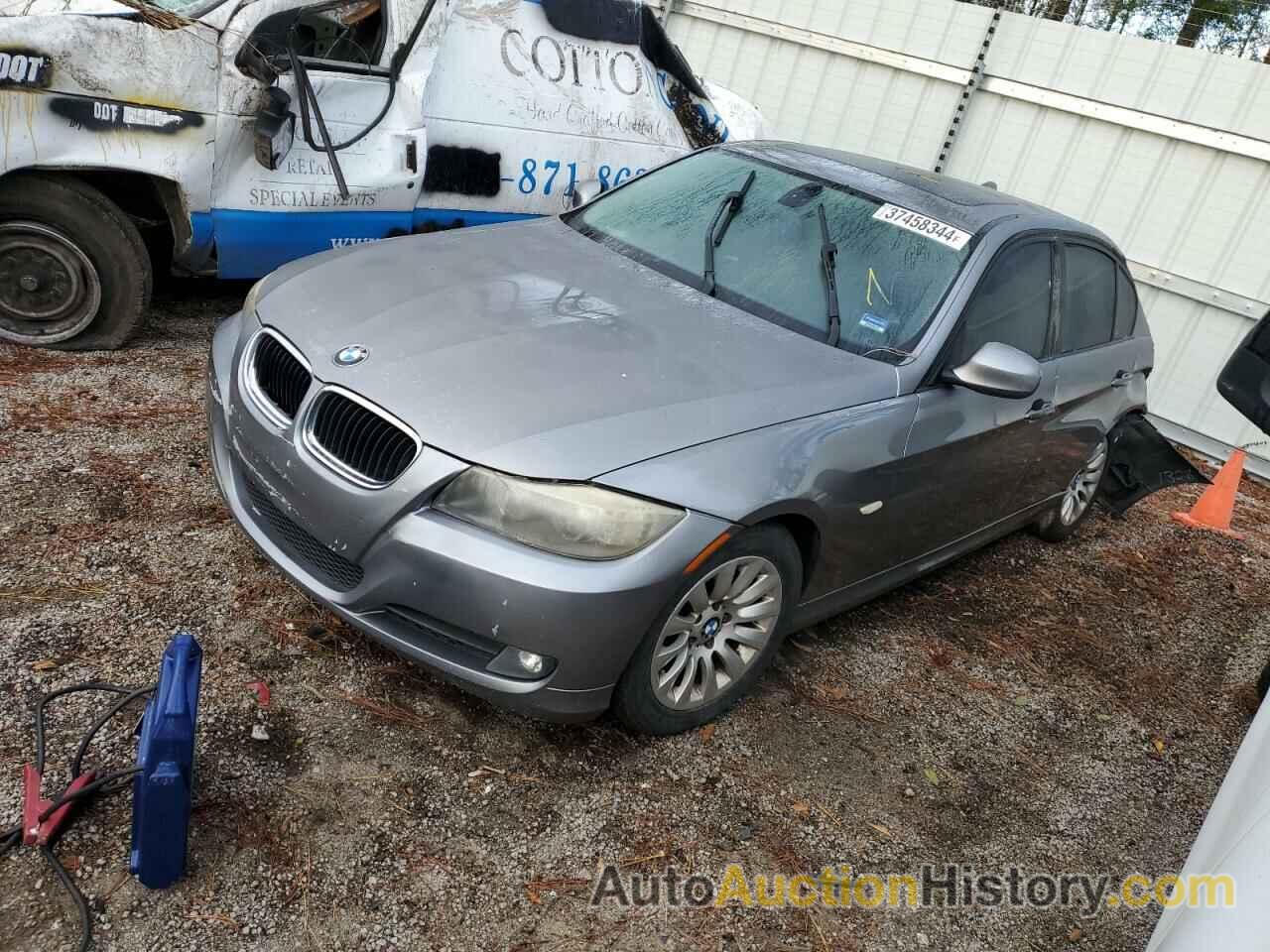 BMW 3 SERIES I, WBAPH77599NM28776
