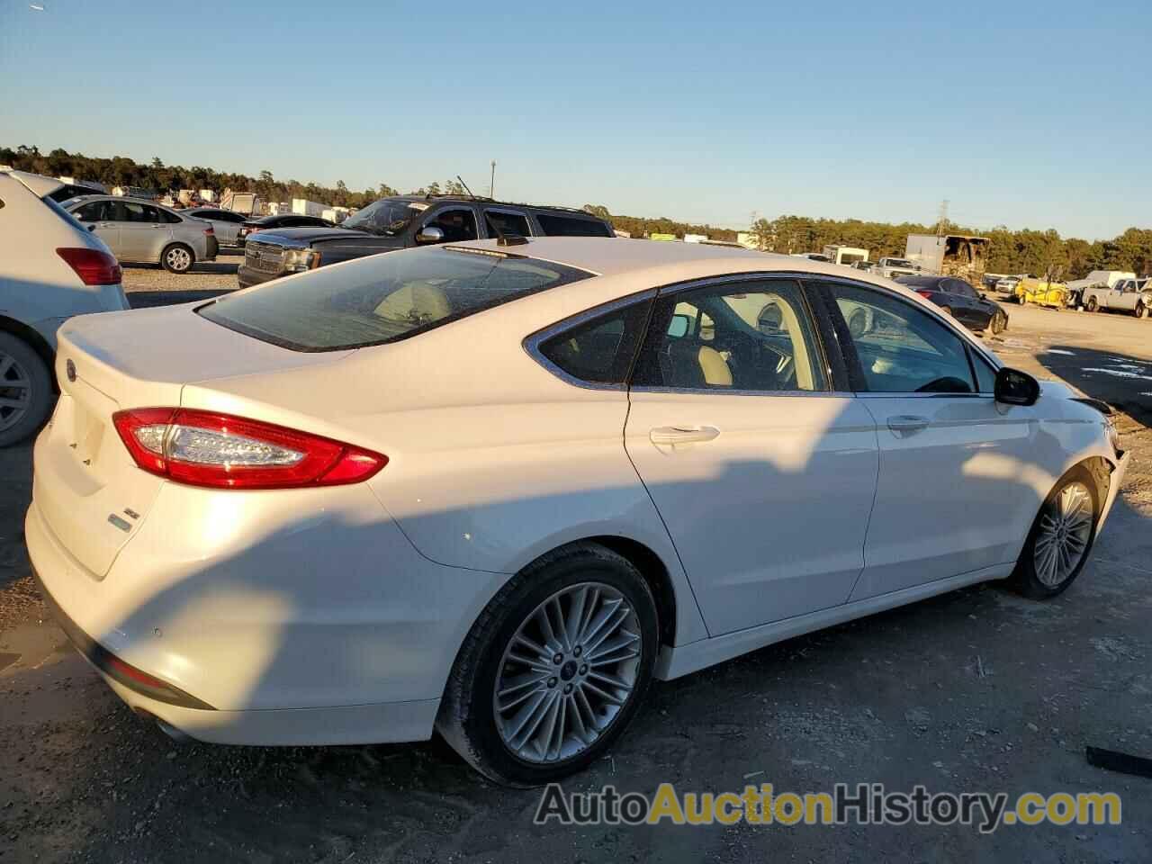 FORD FUSION SE, 3FA6P0HD2GR382321