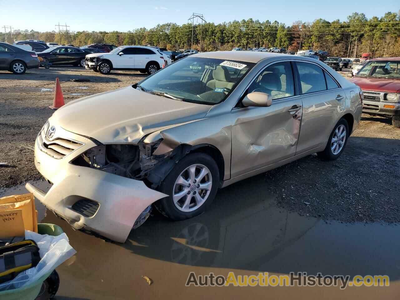 TOYOTA CAMRY BASE, 4T1BF3EK2BU698072