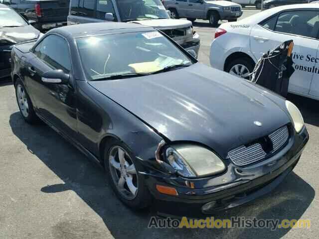 2004 MERCEDES-BENZ SLK320, WDBKK65F34F302936