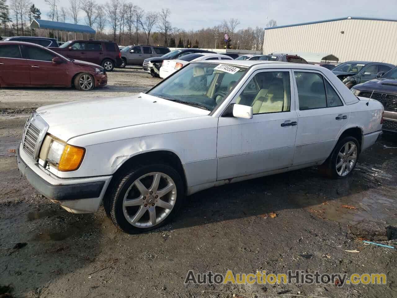 MERCEDES-BENZ 300-CLASS E 4MATIC, WDBED30E7NB602377