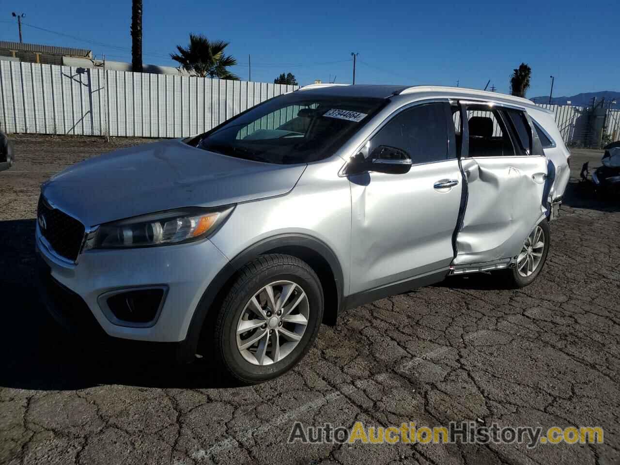 KIA SORENTO LX, 5XYPG4A39HG304184