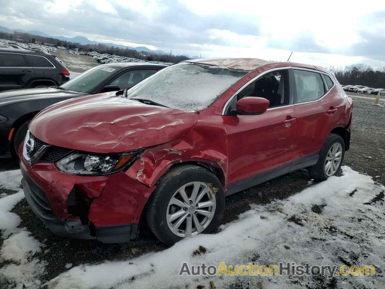 NISSAN ROGUE S, JN1BJ1CP8HW020643