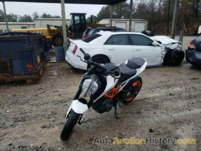 KTM MOTORCYCLE DUKE, MD2JPJ404LC272032