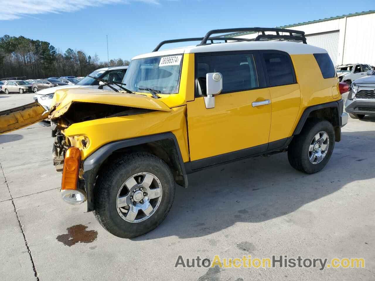 TOYOTA FJ CRUISER, JTEBU11F770011671