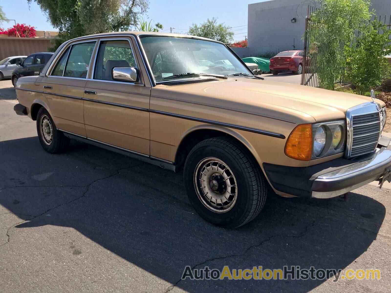 1985 MERCEDES-BENZ 300 DT, WDBAB33C0FA239085