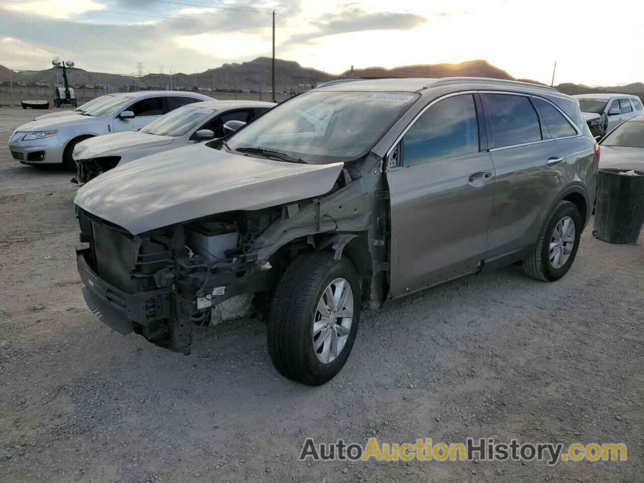 KIA SORENTO LX, 5XYPG4A58GG109404