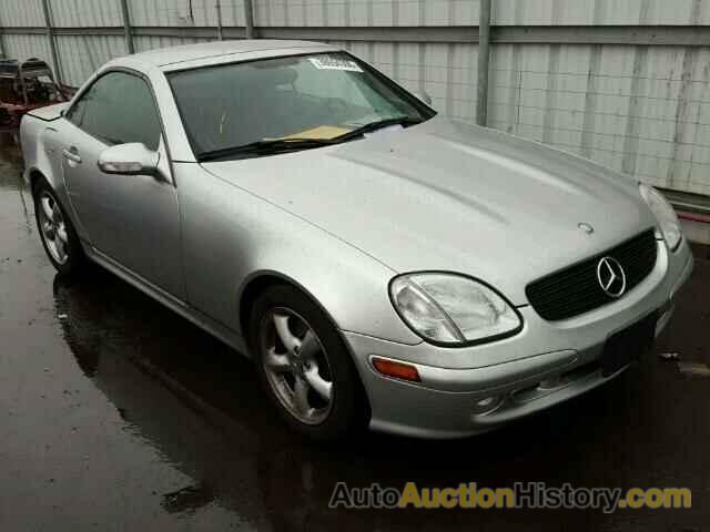 2002 MERCEDES-BENZ SLK 320, WDBKK65F32F248552