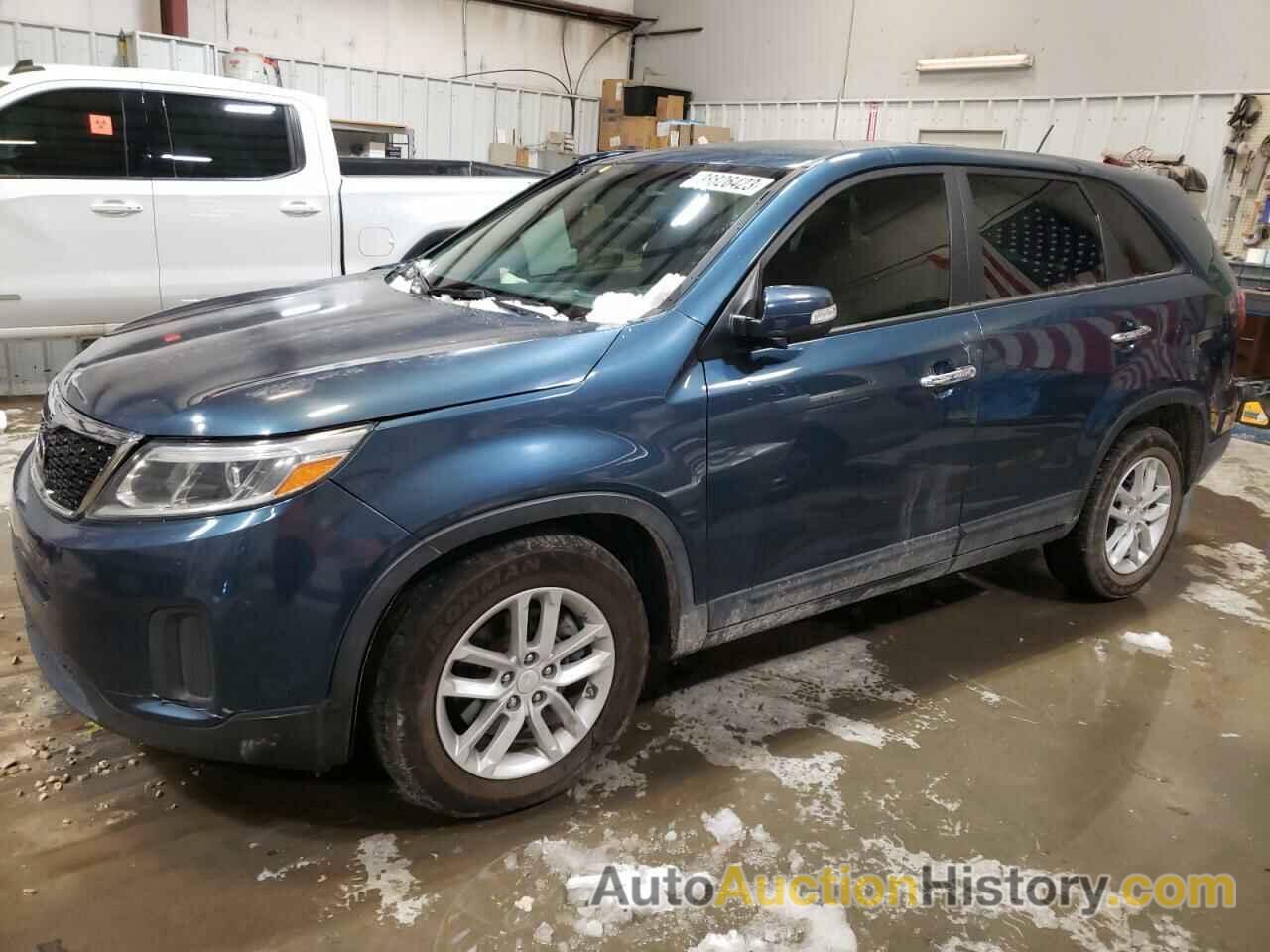 2014 KIA SORENTO LX, 5XYKT3A67EG444465