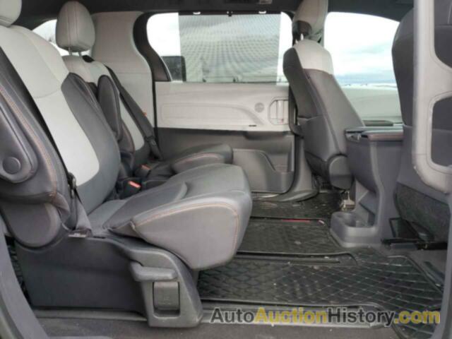 TOYOTA SIENNA XSE, 5TDXSKFC0NS052710