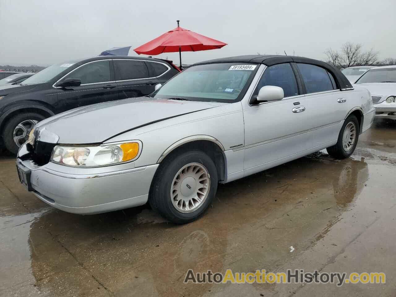 LINCOLN TOWNCAR CARTIER, 1LNHM83WX1Y621430