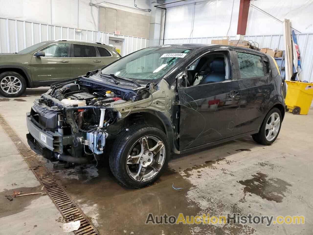 CHEVROLET SONIC LTZ, 1G1JE6SB9F4121725