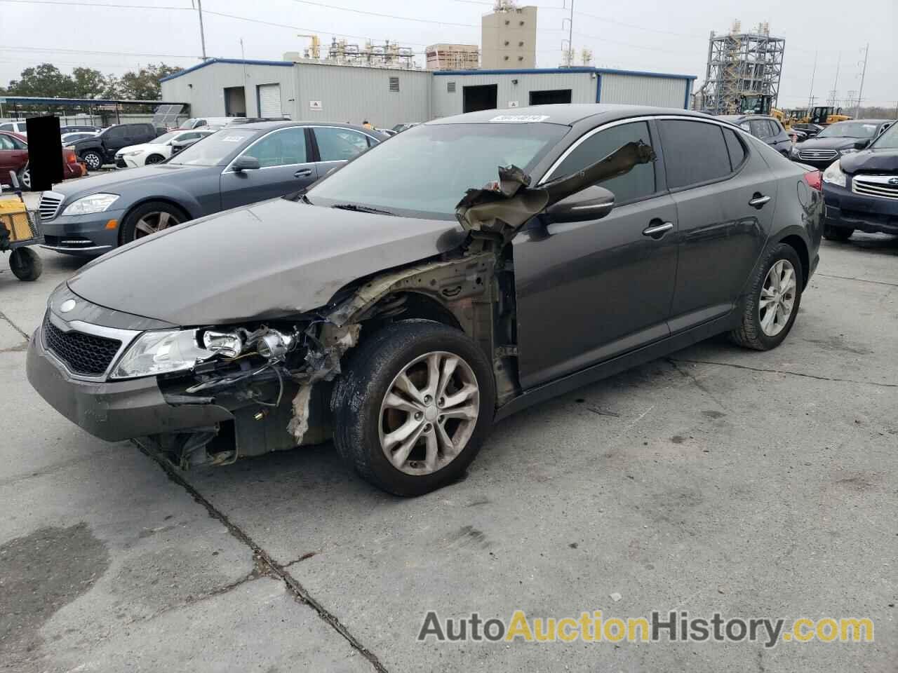 KIA OPTIMA LX, 5XXGM4A78DG228354