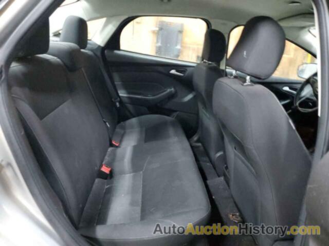 FORD FOCUS SE, 1FADP3F27GL288217