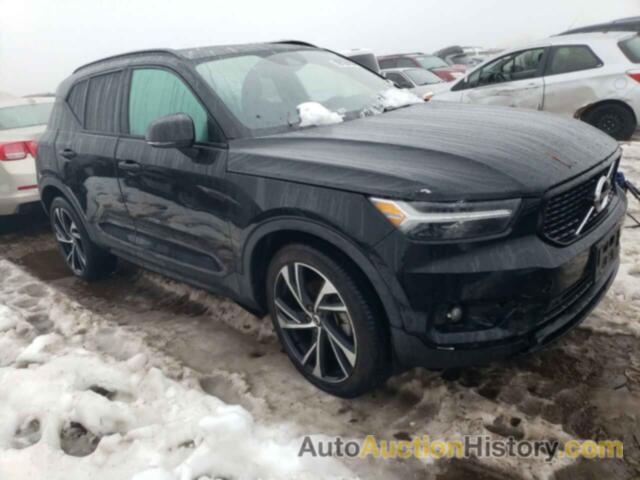 VOLVO XC40 T5 MOMENTUM, YV4162XZ4K2015754