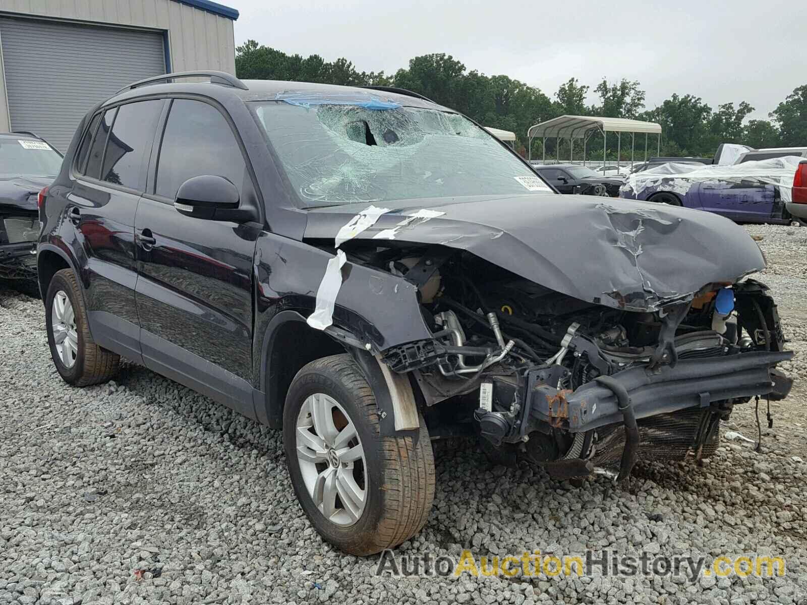 2017 VOLKSWAGEN TIGUAN S, WVGAV7AX7HK001149