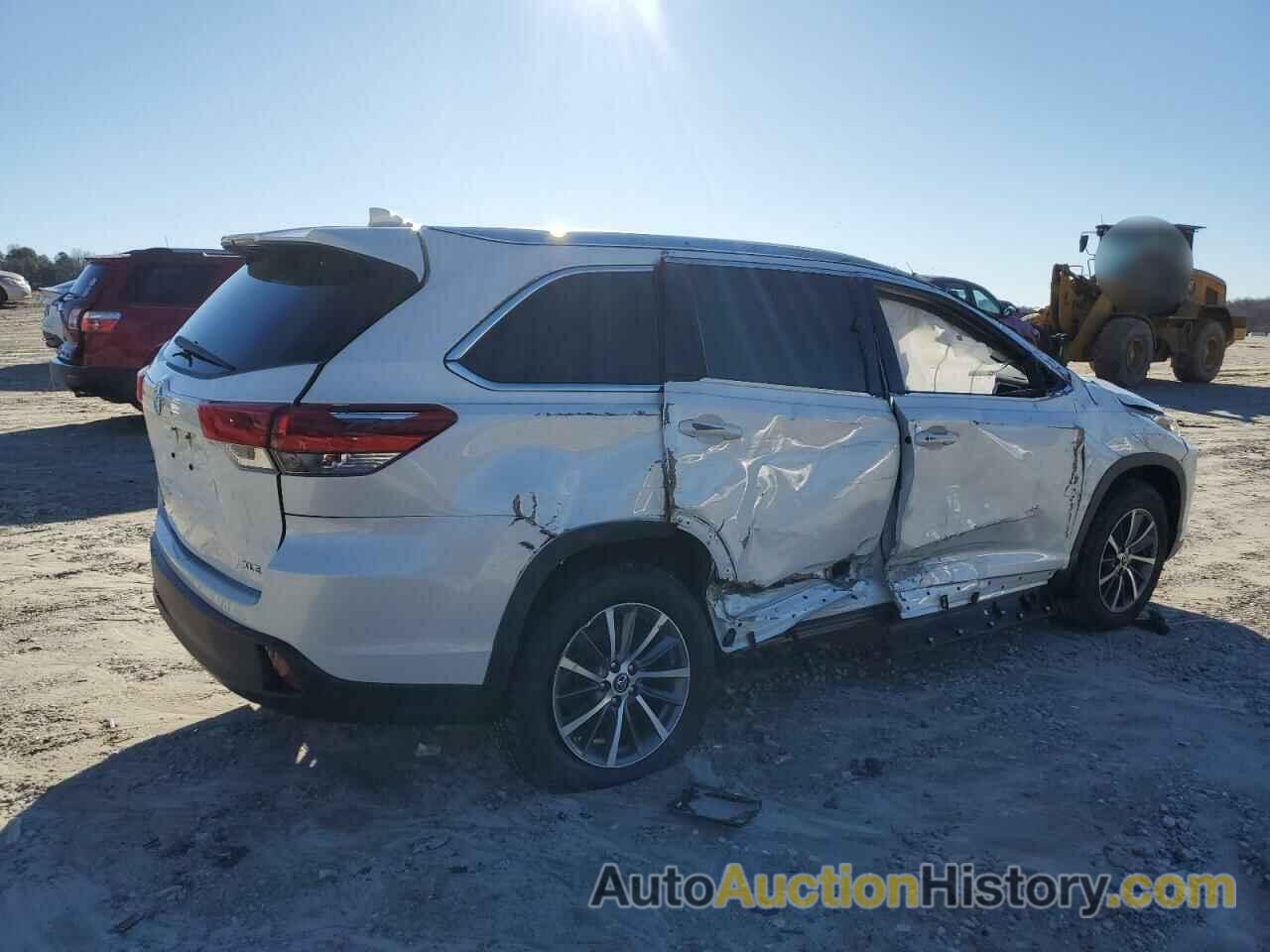 TOYOTA HIGHLANDER SE, 5TDKZRFH0KS332584