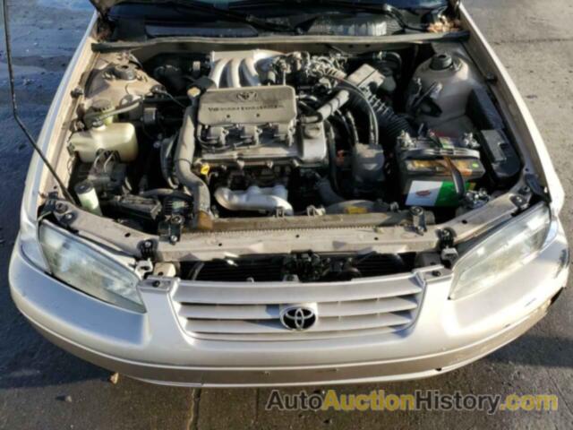 TOYOTA CAMRY LE, JT2BF28K8W0123412