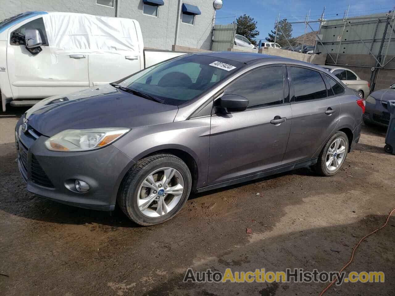 FORD FOCUS SE, 1FAHP3F21CL130404