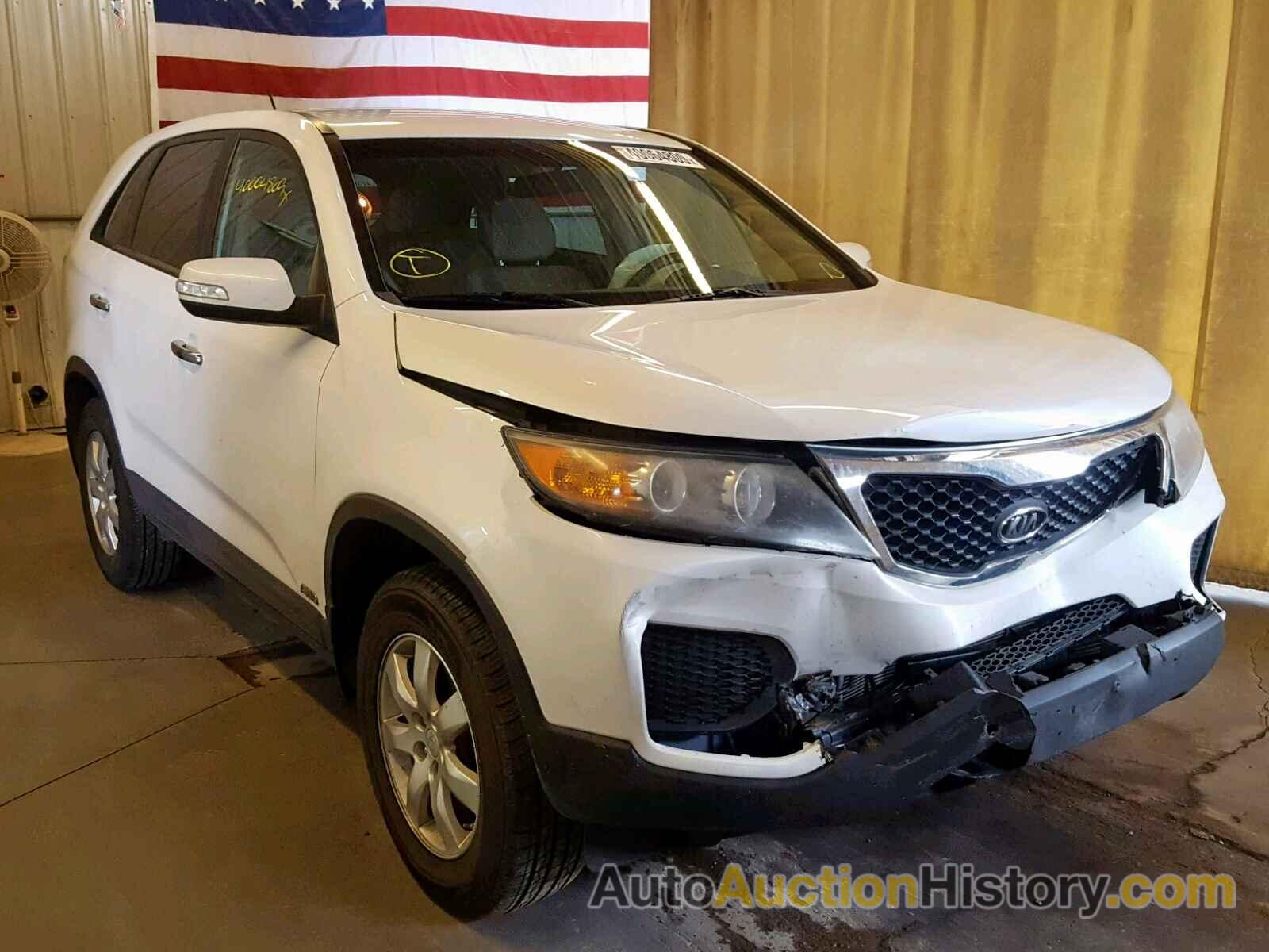 2011 KIA SORENTO BASE, 5XYKTCA11BG135221