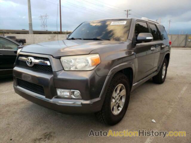 TOYOTA 4RUNNER SR5, JTEZU5JR2A5010423